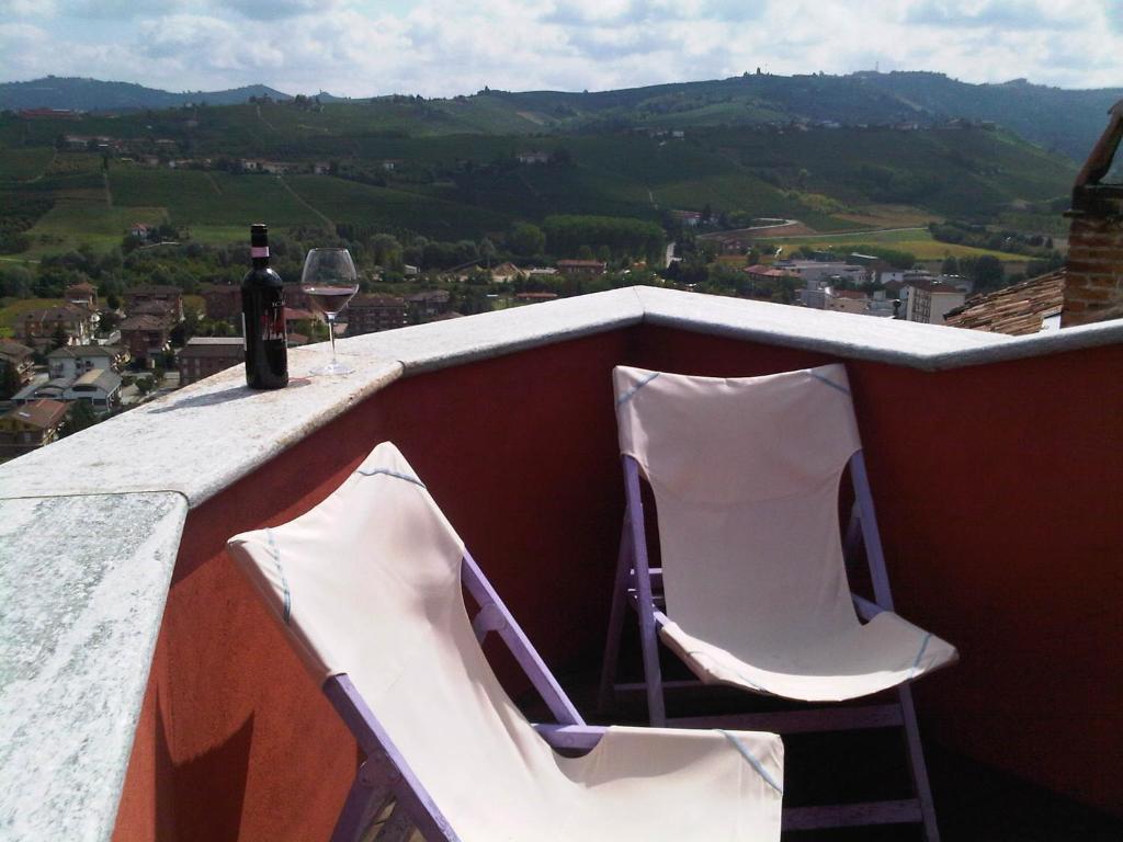 Dimora San Sebastiano Bed & Breakfast Neive Room photo